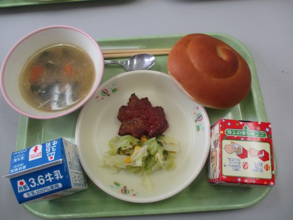 今日の給食はクリスマス献立 長泉町立長泉小学校