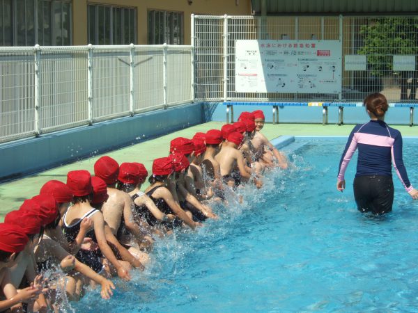 小学　水泳 